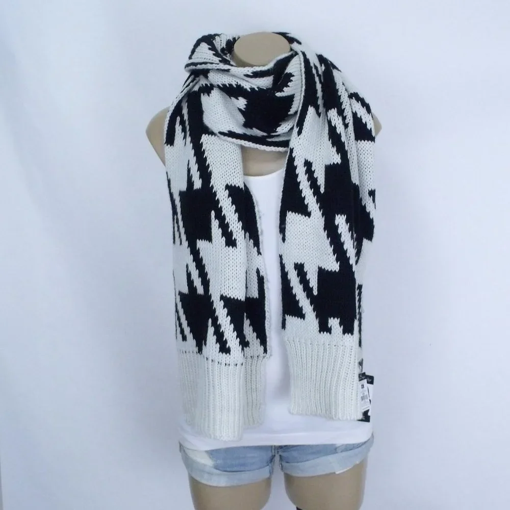 Charlie Paige Houndstooth Scarf